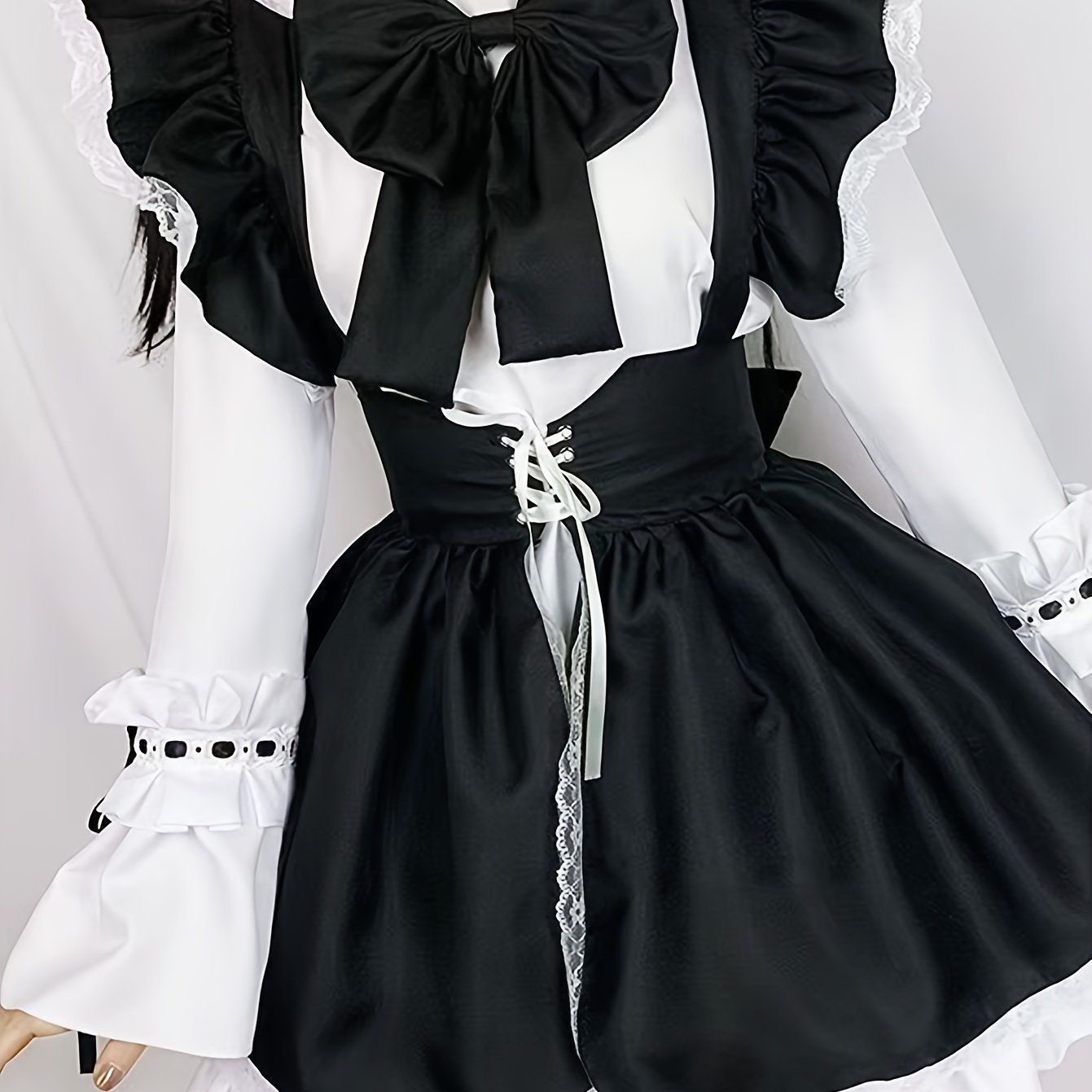 Charming Black & White Maid Costume with Bow Tie - Long Sleeve, Princess Dress for Halloween & Cosplay - Cute Anime - Inspired Uniform for Men and Women - 我的商店